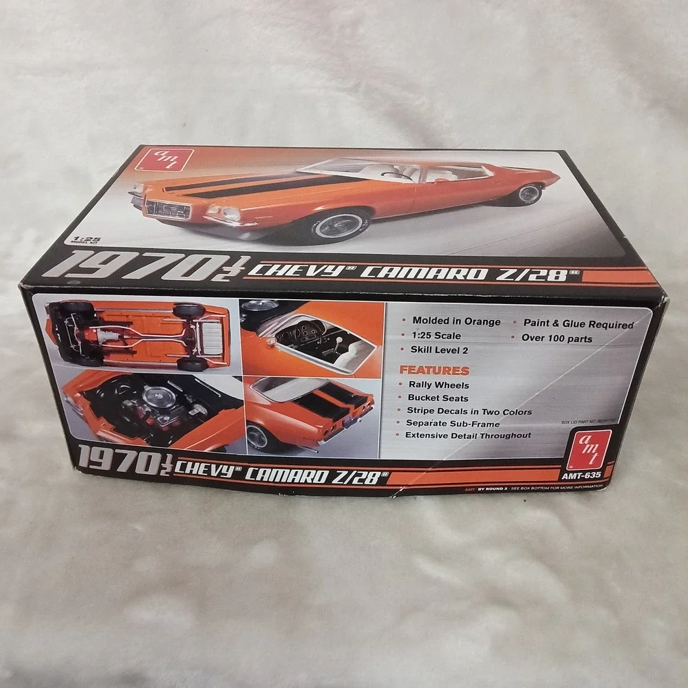 AMT 1970 1/2 Chevy Camaro Z/28 1:25 Scale Model Kit AMT635 Orange Muscle Car